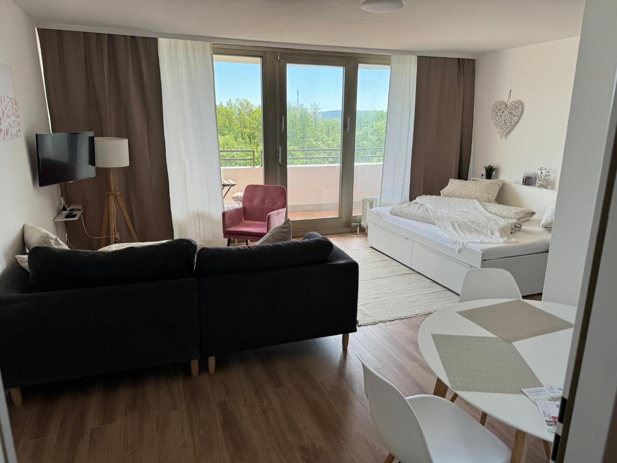 1 Zimmer Wohnung Mit Balkon Und Kueche 바이로이트 외부 사진